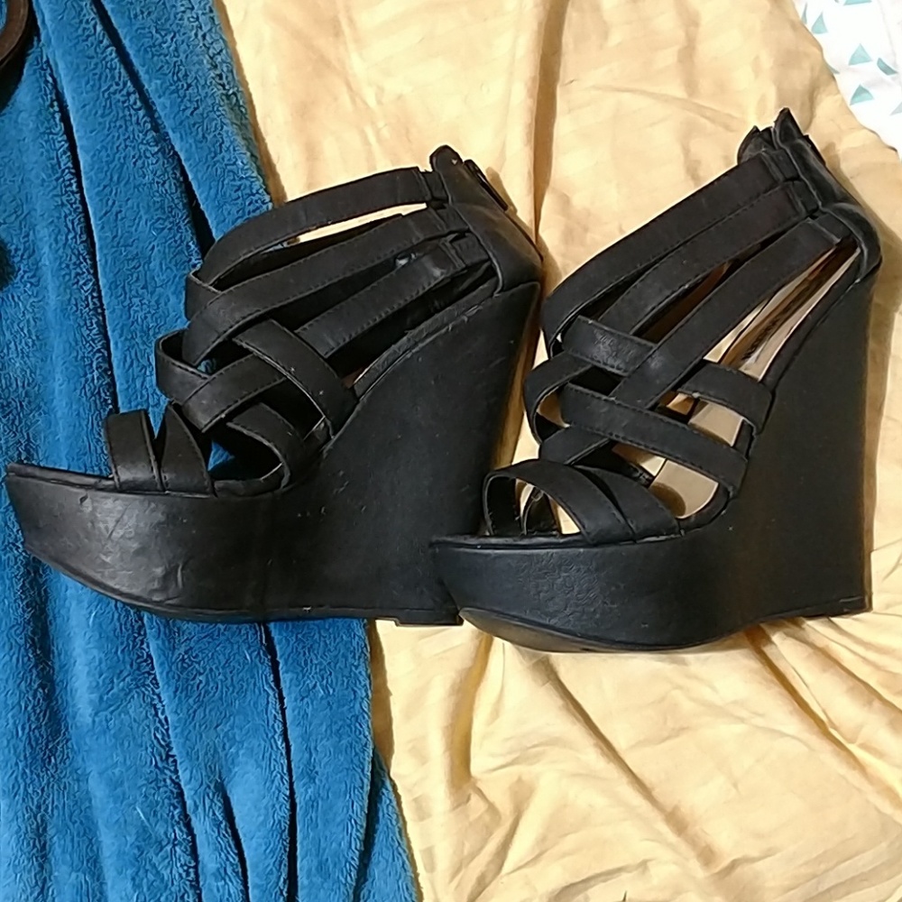 Steve Madden sandal wedges